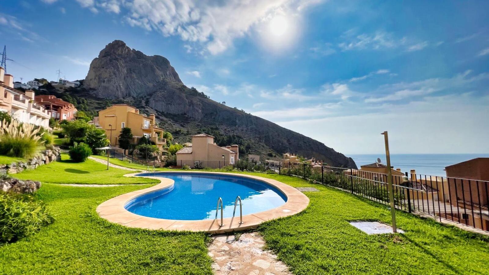 Vila Charming Townhouse With Sea Views & Pool In Altea Calpe Exteriér fotografie